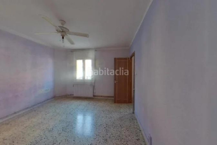 Piso (barcelona). "okupado" (no se puede visitar ni hipotecar). en Terrassa