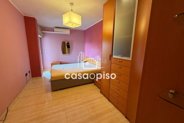 Piso amplio piso reformado en Can Roca. 3 dormitorios, 2 baños y terraza de 12 m. vistas espectaculares. ideal para tu familia. no lo d en Terrassa