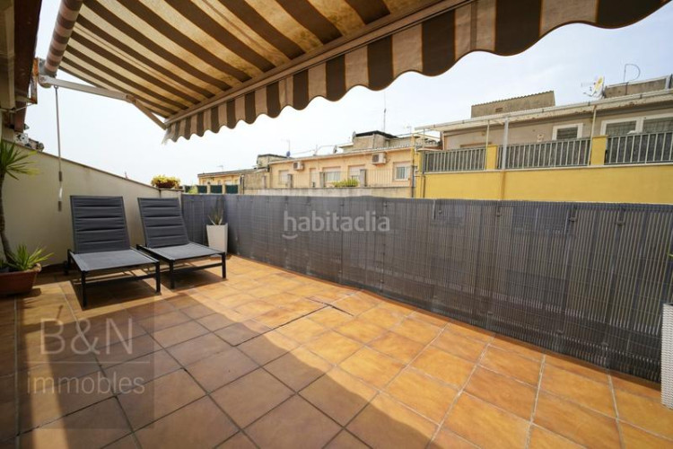 Dúplex un hogar con espacios amplios, una espectacular terraza, balcón y tres dormitorios en Terrassa