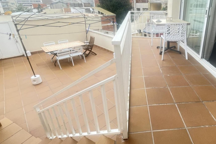 Plau00E7a del Mestre Serrat, Sant Pere