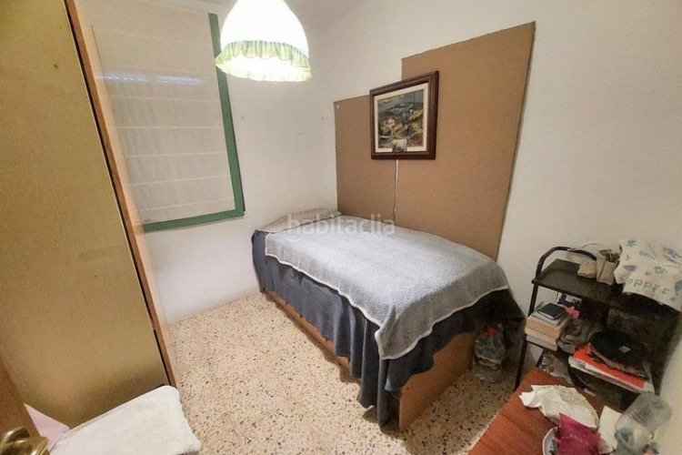 Piso gran piso en el barrio de sant pedro, 4 habitaciones. entrega inmediata en Terrassa