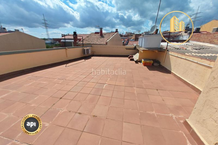 Casa dos viviendas independientes en una sola casa en la gripia – les arenes en Terrassa