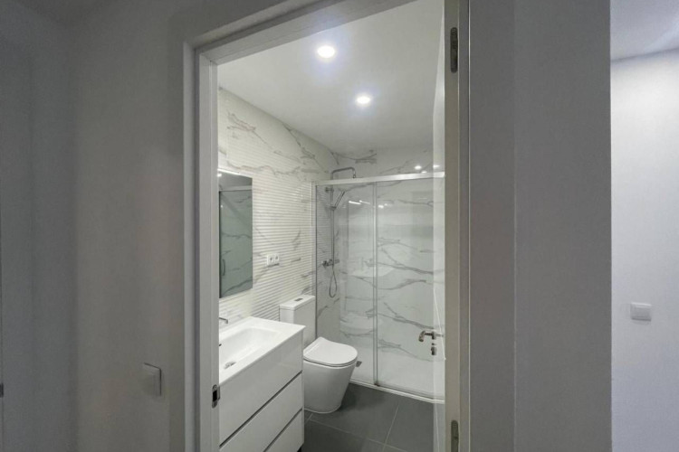 Pere de Fizes, Sant Pere