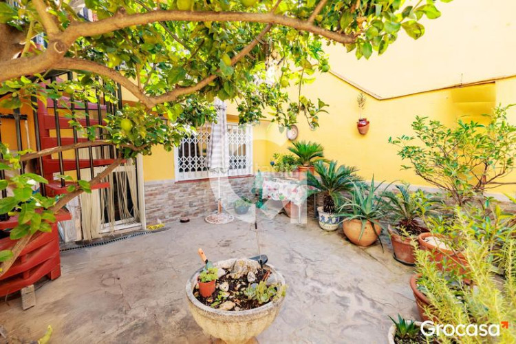 Casa amplia casa para dos familias en Les Arenes - La Grípia - Can Montllor Terrassa