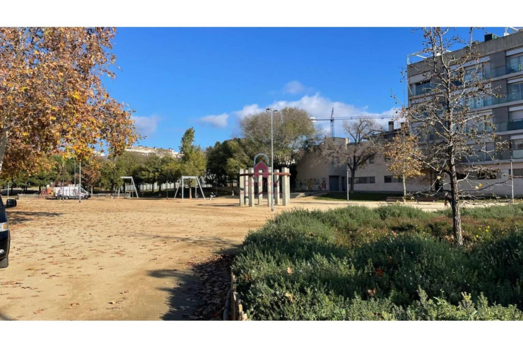 Poetesa Capara, Sant Pere Nord