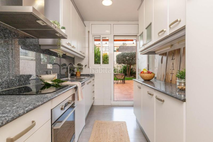 Planta baja en calle de galileu 341 jardí privat amb espai verd únic i amb pàrquing en Terrassa