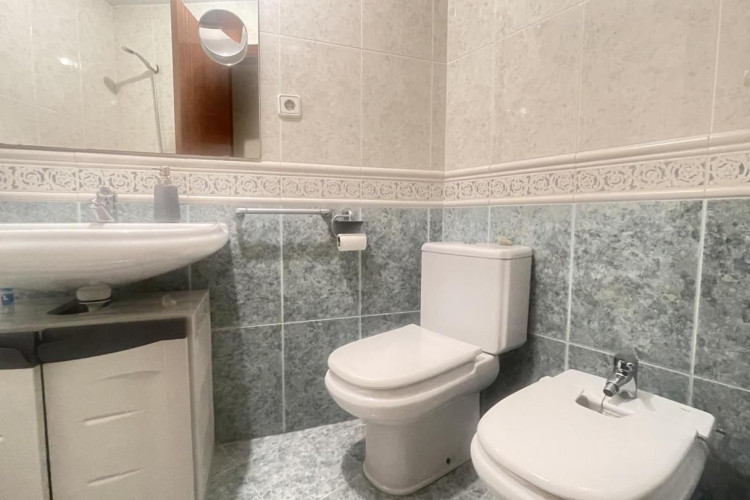 Plau00E7a del Mestre Serrat, Sant Pere