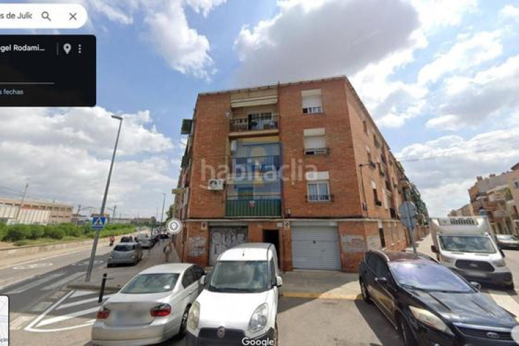 Piso inmueble ilegalmente okupado situado en el passeig del vintidos de juliol 766, bajos 4, , barcelona en Terrassa