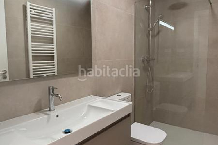 Casa en carrer de las navas de tolosa 87 exclusiva casa a estrenar con piscina privada en Terrassa