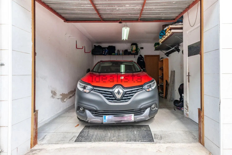Chalet adosado en calle de Sant Damià
