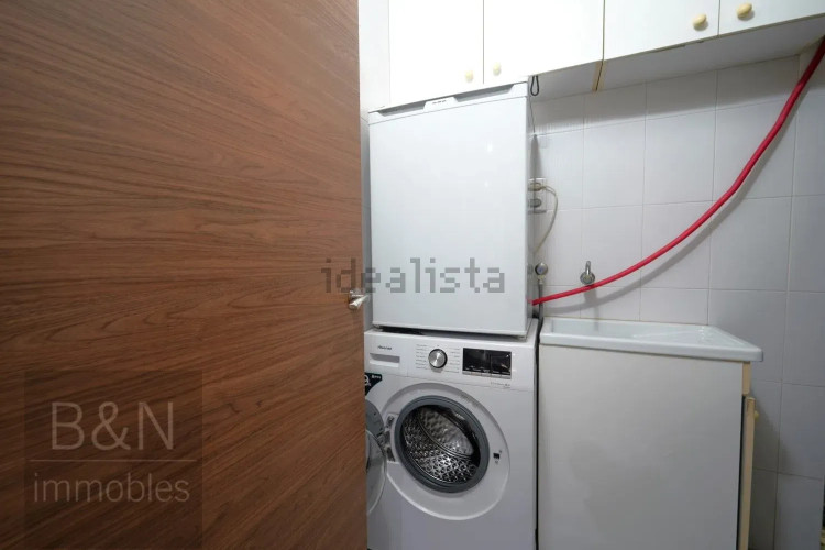 EN EL CENTRO DE TERRASSA CON TERRAZA DE 20 m² Y A UN PASO DEL PARC VALLPARADÍS