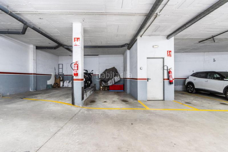 Piso  cantonero totalmente exterior plaza de parking opcional en Terrassa