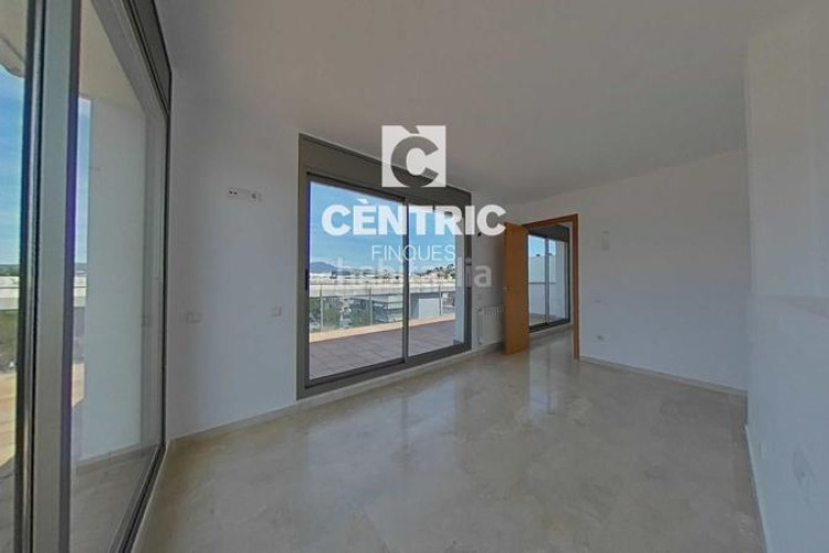 Dúplex piso luminoso con 3 habitaciones gran oportunidad de inversión! en Terrassa