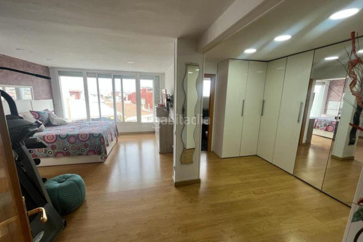Chalet  en venta en La Cogullada, 5 dormitorios. en Terrassa