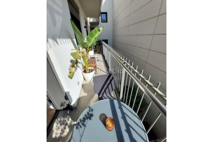 Piso  seminuevo junto a rambla, 3 habitaciones y pk opcional.. muy actual en Terrassa