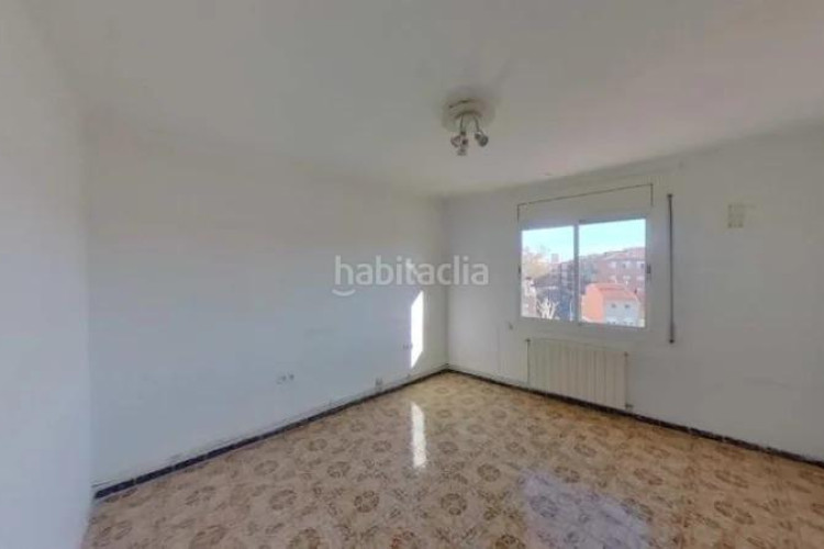 Piso  de 4 habitaciones en Zona Esportiva Terrassa