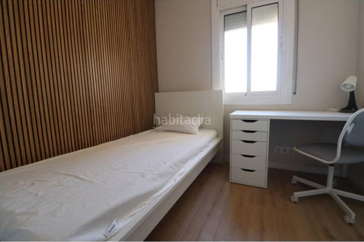 Piso escoles, acabado de reformar en Plaça Catalunya - Escola Industrial Terrassa