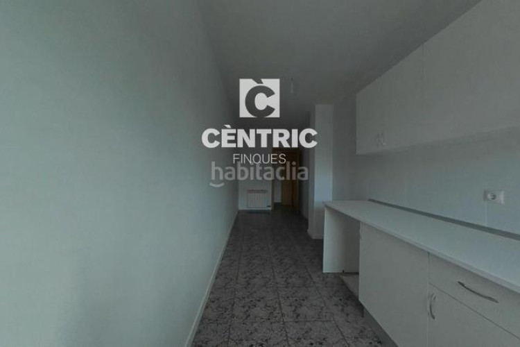 Piso oportunidad inversión. piso grande con 4 habitaciones perfecto para familias numerosas! en Terrassa
