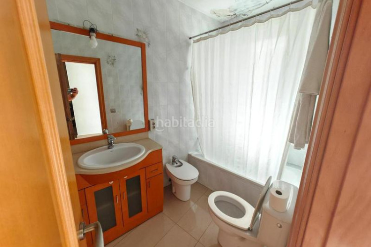 Casa  ideal para dos familias con gran patio y terraza en la gripia en Terrassa