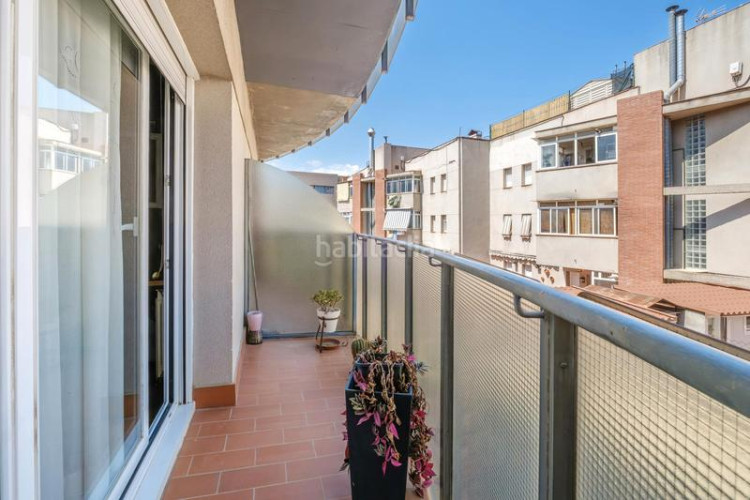 Casa adosada ?? exclusiva vivienda en perfecto estado en calle antoni torrella, can 'aurell en Terrassa