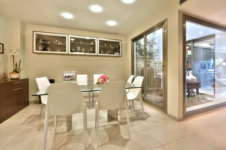 Carrer de la Poetessa Caparu00E0, Sant Pere Nord