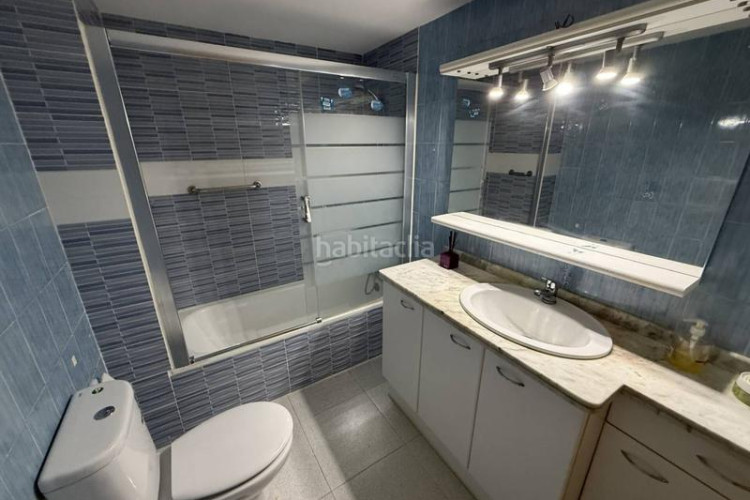 Piso gran piso en can aurell , 4 habitaciones y parking incluido en Terrassa