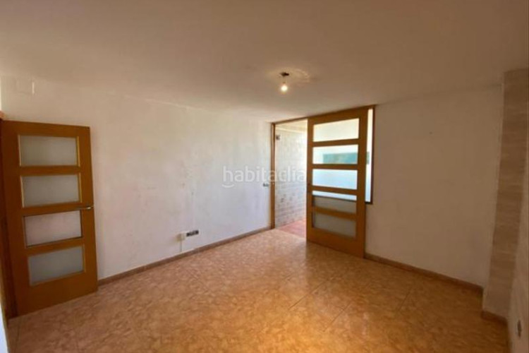 Piso  en calle soler y diffent en La Cogullada Terrassa