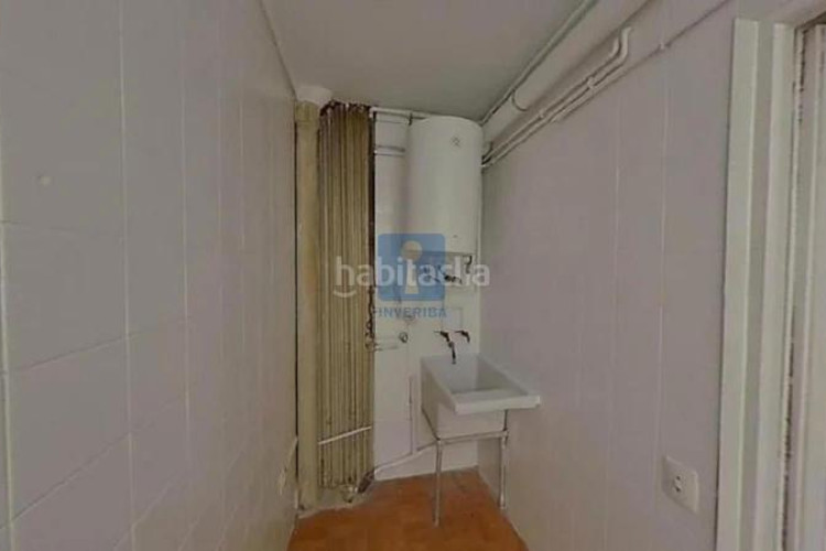 Piso inmueble ilegalmente okupado situado en la calle marinelo bosch 17, 52, , barcelona en Terrassa