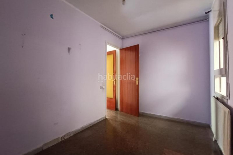 Piso av josep tarradellas. 4 habitaciones en Can Boada Terrassa