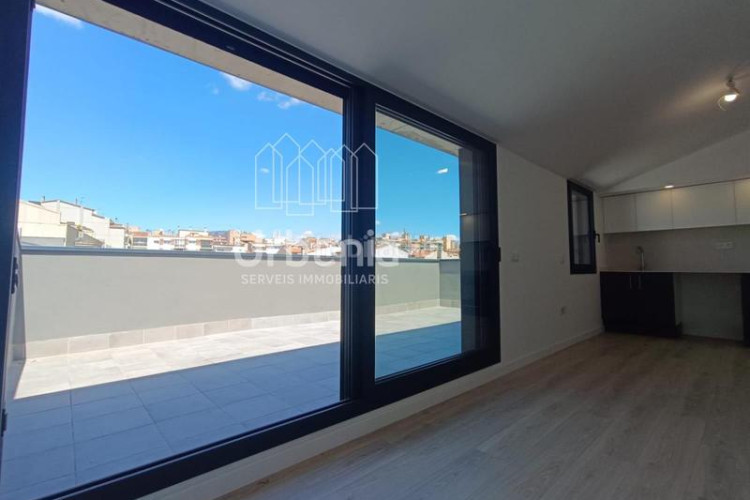 Dúplex duplex con terraza y tres habitaciones obra nueva en Terrassa