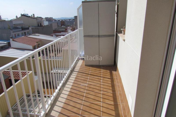 Dúplex zona de Egara. dúplex de 2habs. + 2lav. + balcón + terraza + pk en Terrassa
