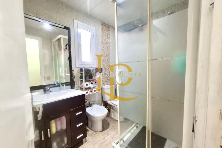 Ático en venta ático de tres habitaciones y amplias terrazas con vistas panoramicas en Terrassa