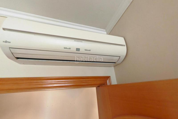 Casa  ideal para dos familias con gran patio y terraza en la gripia en Terrassa