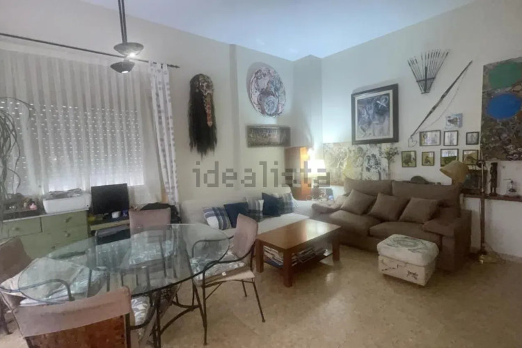 Piso en plaza del Mestre Serrat