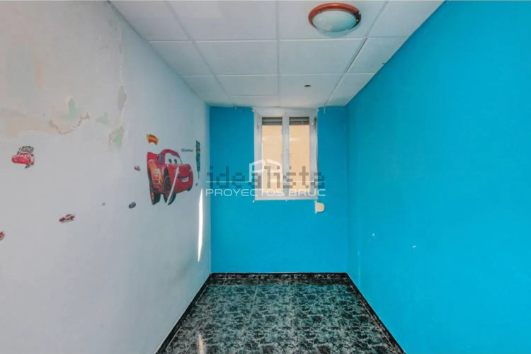 Piso en plaza de la Font Llicona