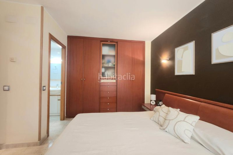 Piso 3 dormitorios, piscina, parking y trastero en Terrassa
