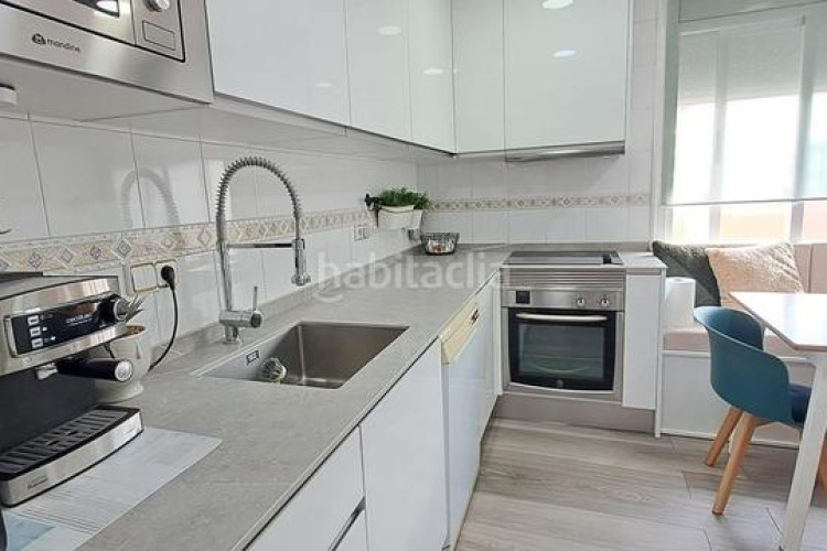 Ático atico totalmente reformado. 2 hab. dobles. 2 terrazas. amplio estudio. en Terrassa