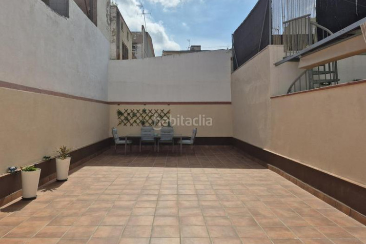 Casa mejor que una casa una planta baja seminueva de 90 m2 con patio de 60 m2 en rambla francesc macia en Terrassa
