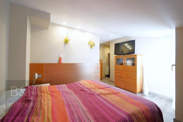 Dúplex impresionante dúplex de 4 dormitorios con 3 salidas al exterior espaciosidad y luz natural en cada rincón en Terrassa