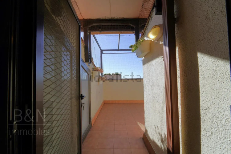 ¡Bienvenido al hogar de tus sueños! Este exclusivo dúplex es mucho más que una vivienda.