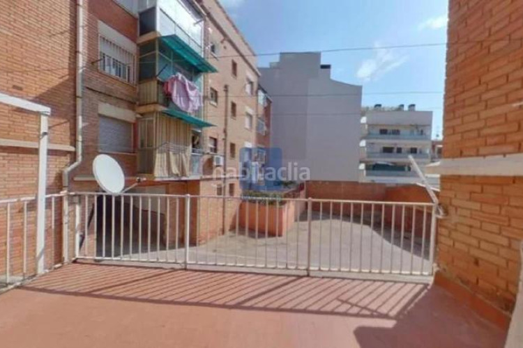 Piso inmueble ilegalmente okupado situado en el passeig del vintidos de juliol 766, bajos 4, , barcelona en Terrassa