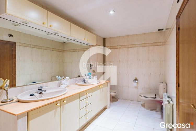 Casa amplia casa para dos familias en Les Arenes - La Grípia - Can Montllor Terrassa