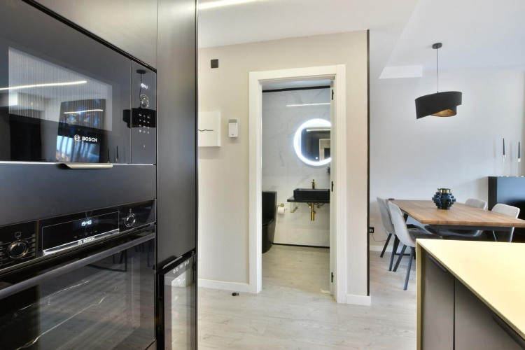 Calle de Sevilla, Egara