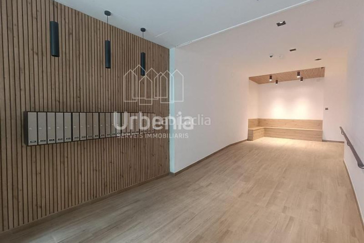 Piso gran piso, 4 habitaciones, genial ubicación en Terrassa