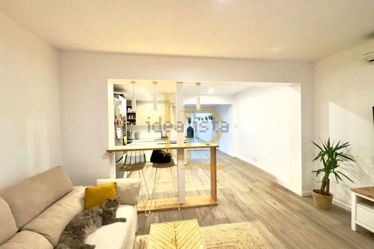 Chalet adosado en venta en Calle de Solsona
