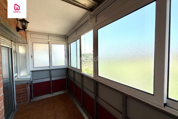 Piso  de 4 habitaciones con lavadero galería y balcón en Terrassa