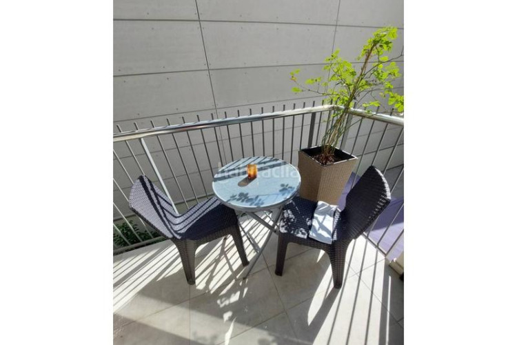 Piso  seminuevo junto a rambla, 3 habitaciones y pk opcional.. muy actual en Terrassa