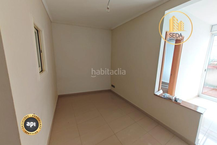 Casa dos viviendas independientes en una sola casa en la gripia – les arenes en Terrassa