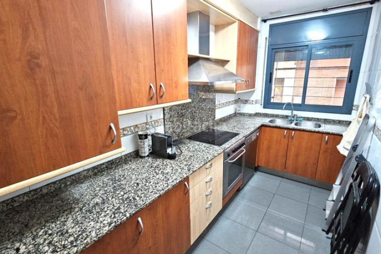 Planta baja en carrer de ricardo caro 31 exclusiva vivienda seminueva con parquing en Terrassa