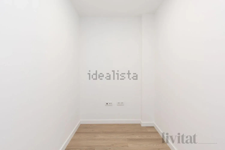 Piso en calle Transversal, 181